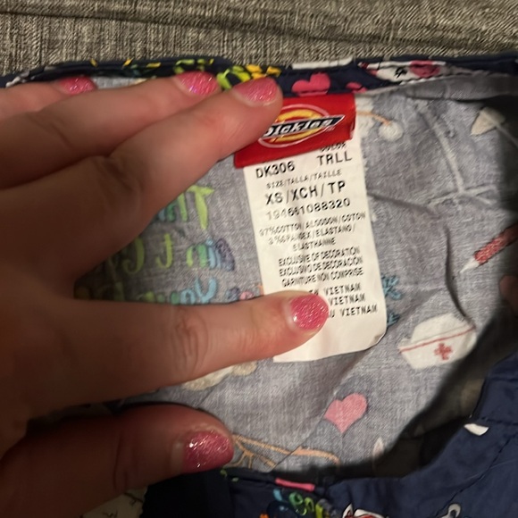 Dickies Women’s Scrub Jacket Drama Llama - Picture 3 of 3